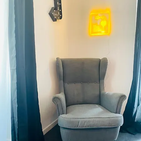 Black Apartment *